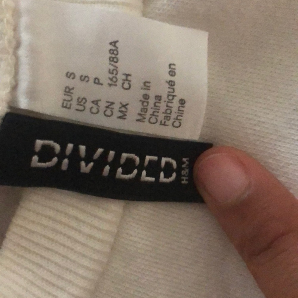 H&M sweater✨✨ - Picture 2 of 2